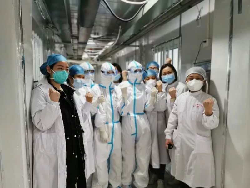 大连医疗队前线抗疫英雄风采展现最新视频