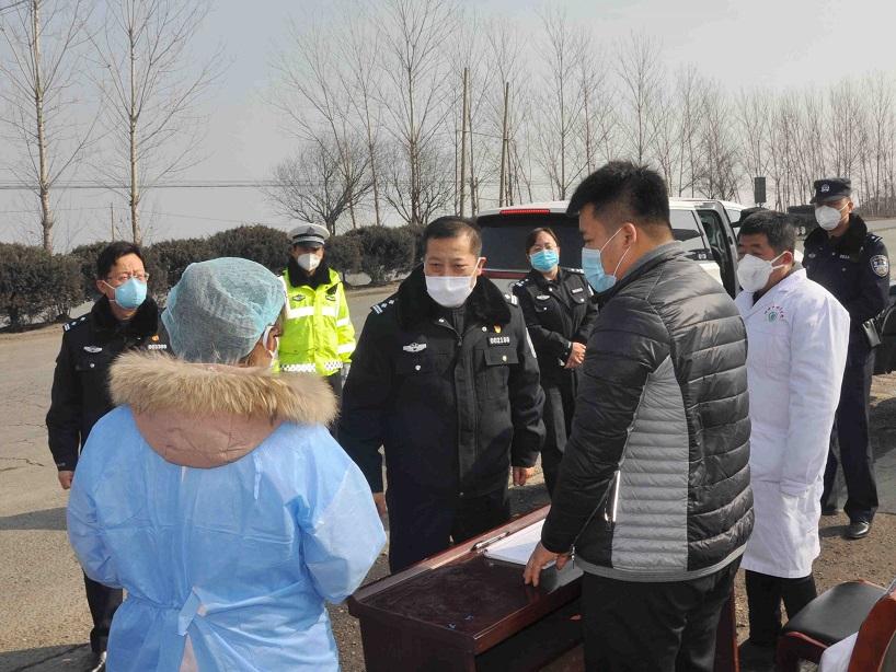 新型肺炎症最新疫情与大自然宁静之旅的对比观察