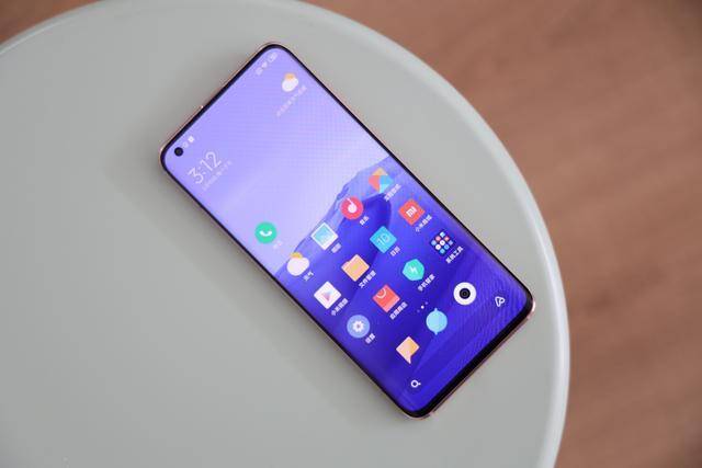 科技与时尚交汇，旗舰手机最新价格概览
